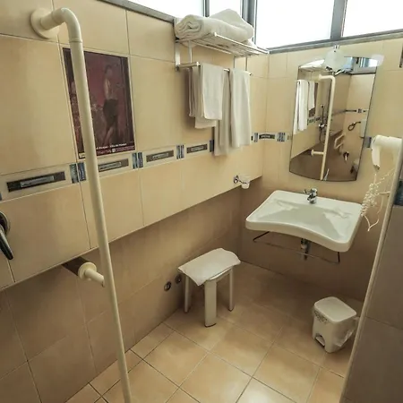 Valley Hotel 3*